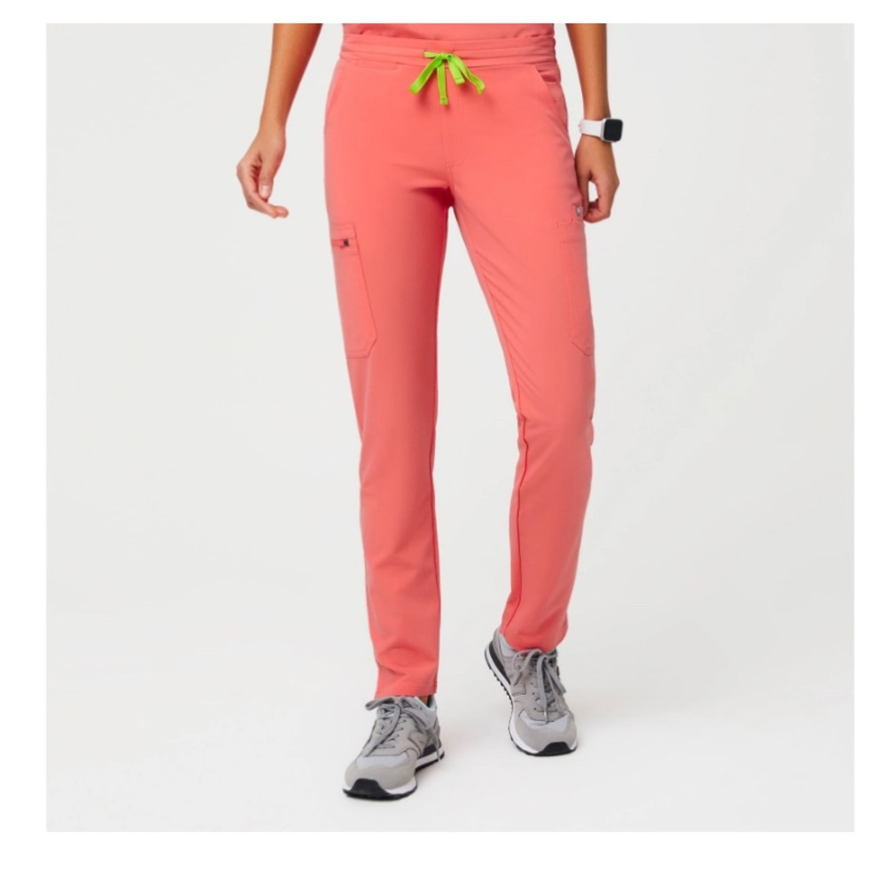 Women’s FIGS skinny scrub pant
